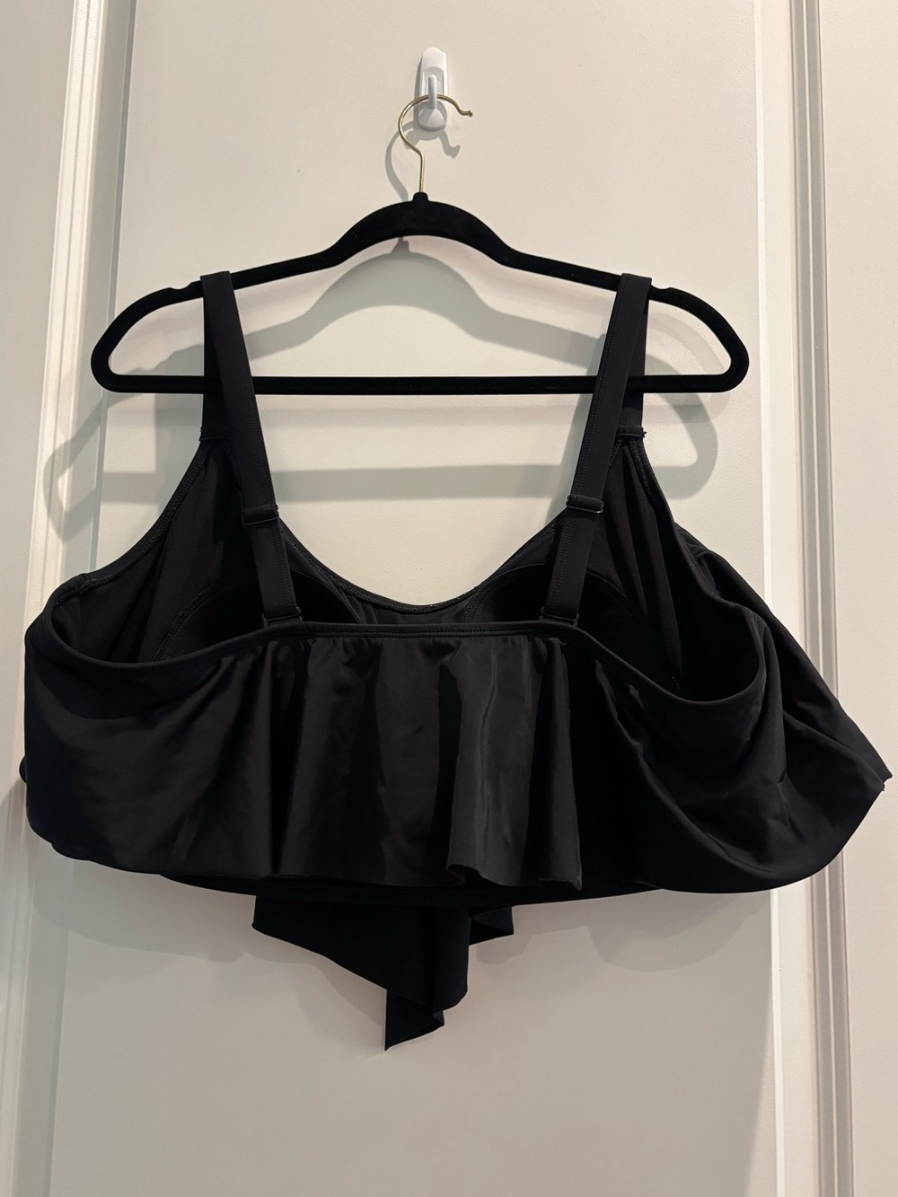 Torrid Black Ruffle Flounce Bikini Swim Top Size 4 Plus Size UPF 50+ NWOT - Picture 5 of 6